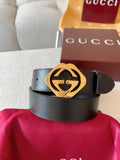 Gucci Premium Leather Belt with Iconic Logo Buckle
