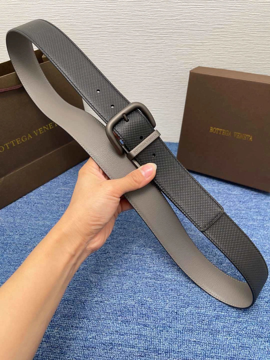 Bottega Veneta Reversible Leather Belt in Black and Grey