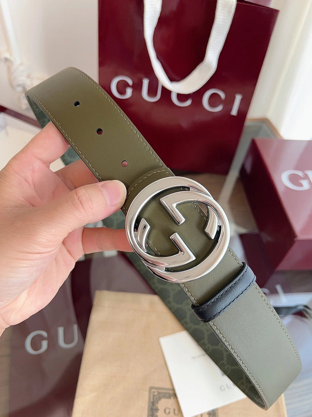 Gucci Embossed Leather Belt with Silver GG Buckle - Hình 4
