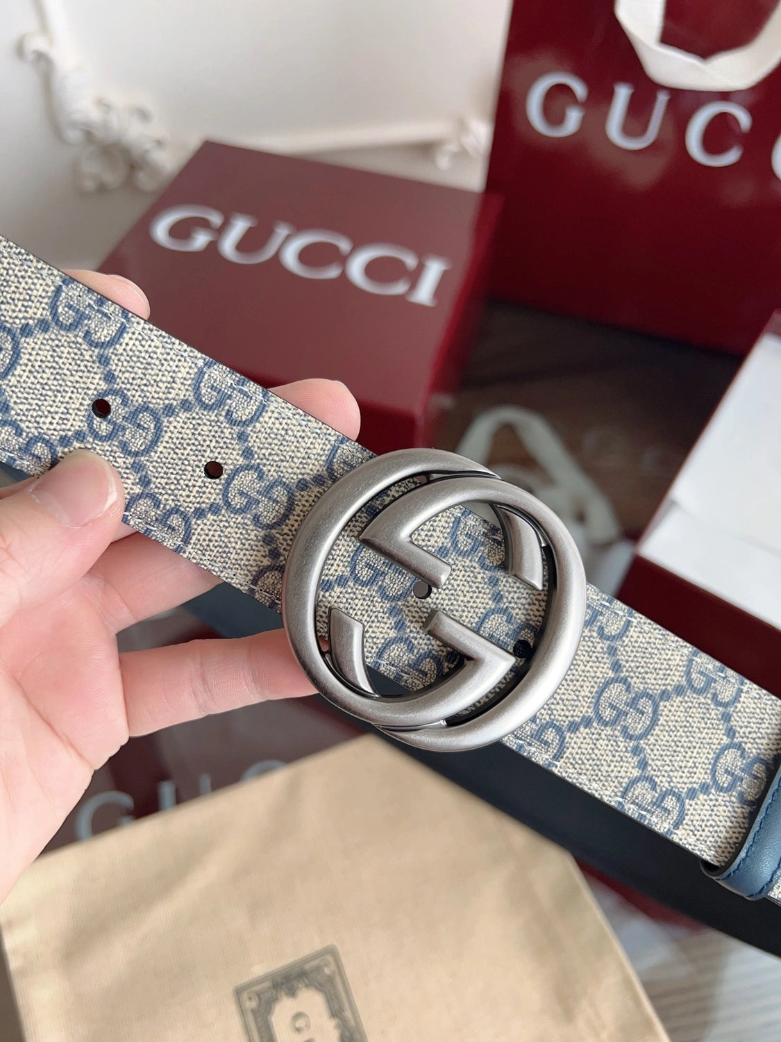 Gucci Premium Quality Belt with Signature Logo Buckle