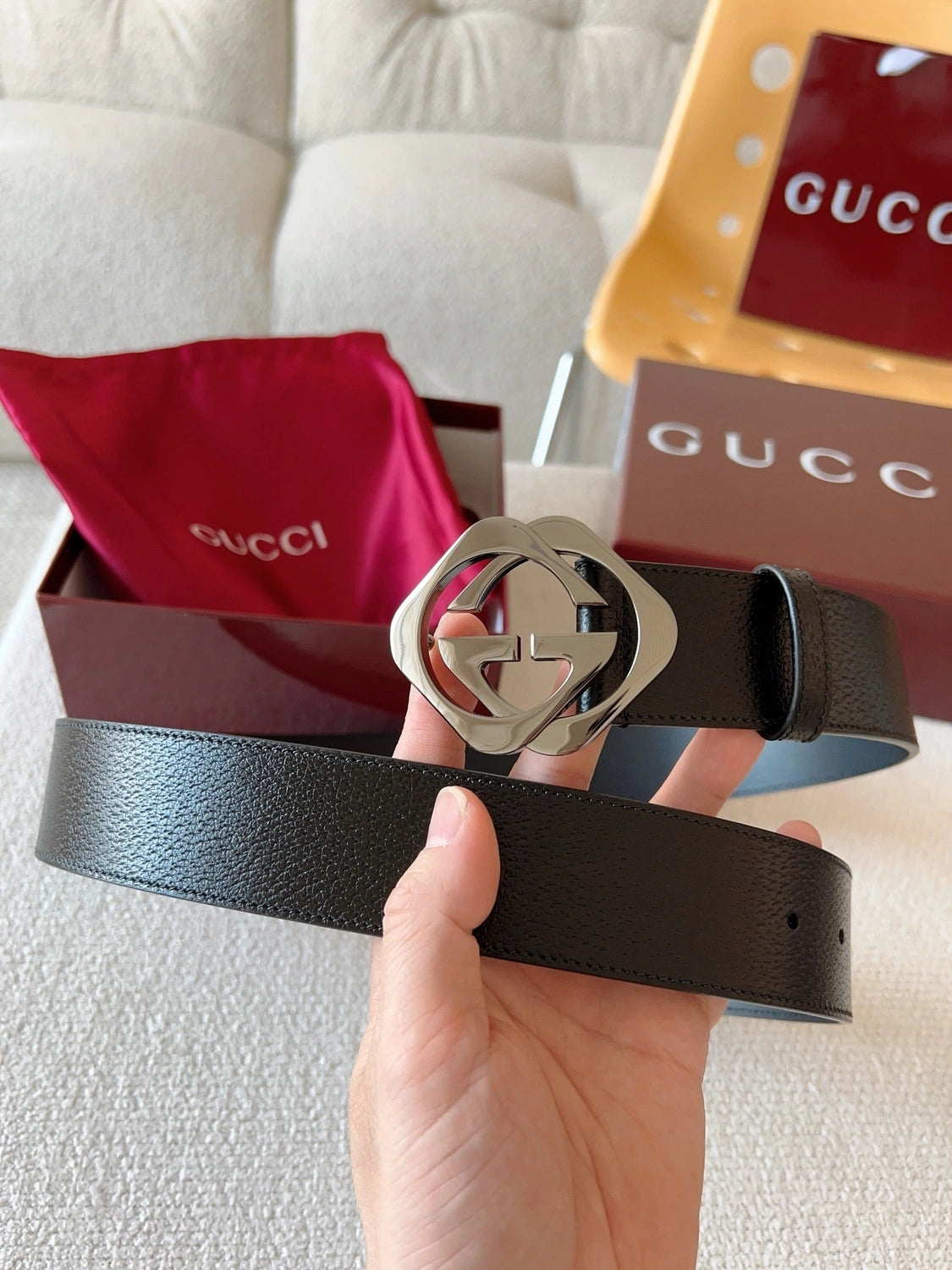Gucci Premium Leather Belt with Iconic Logo Buckle
