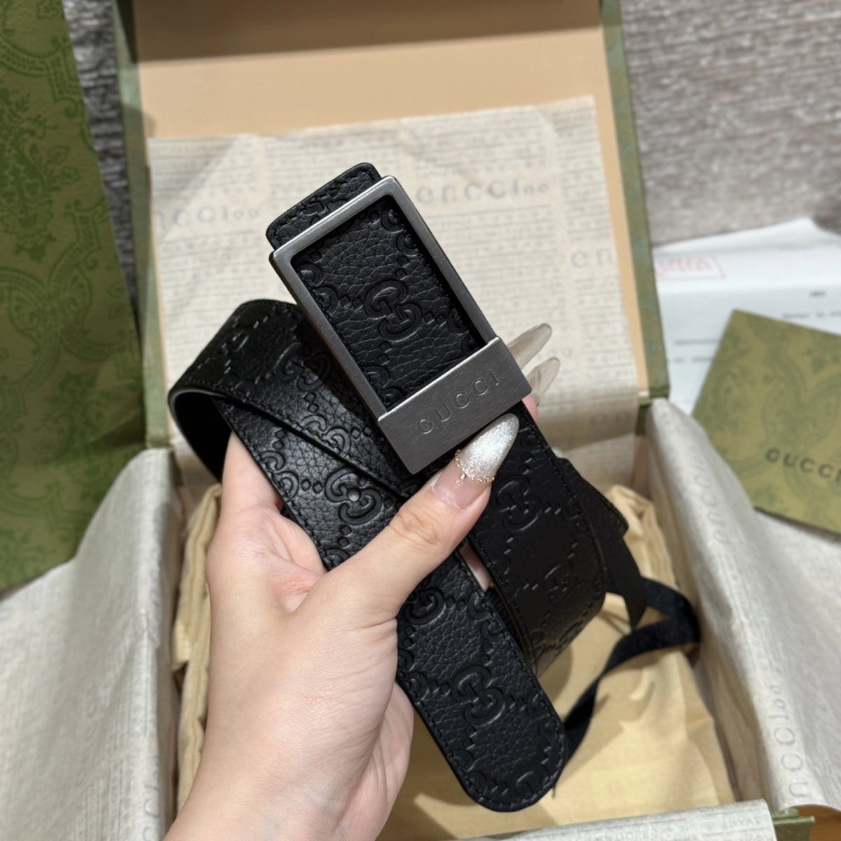 Gucci Signature Black Leather Belt with Silver Buckle