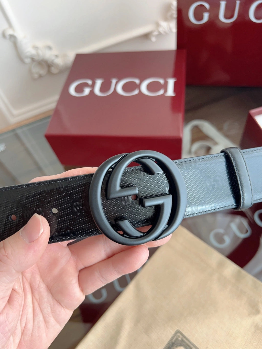 Gucci Premium Black Leather Belt with Logo Buckle