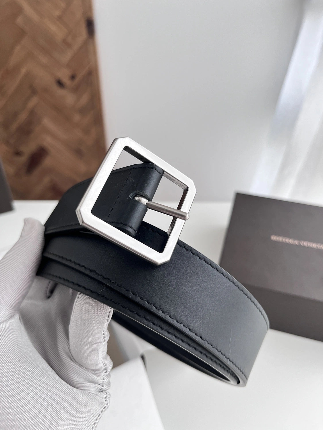 Bottega Veneta Premium Leather Belt in Brown with Gold Buckle - Hình 2