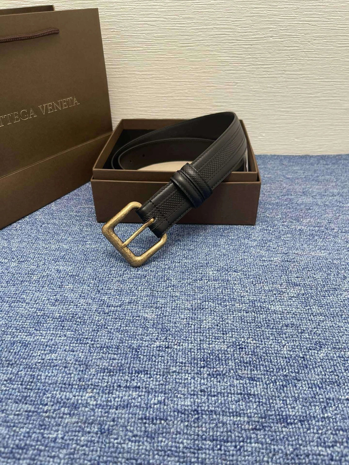 Premium black leather belt with antique brass buckle - Hình 2