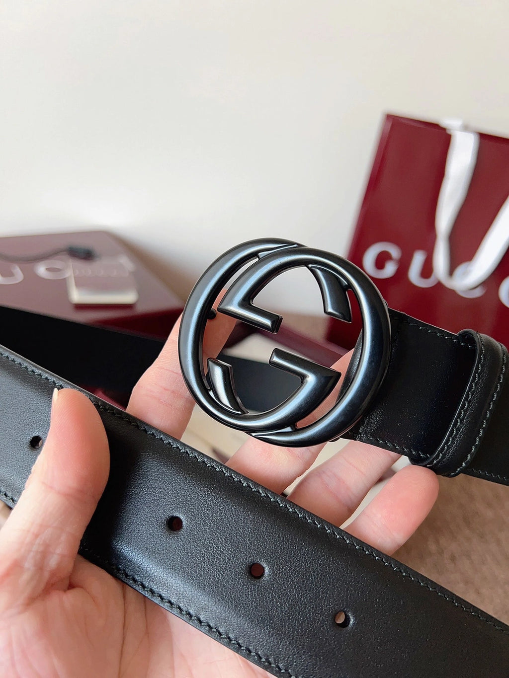 Gucci Black Leather Belt with Iconic GG Buckle - Hình 2