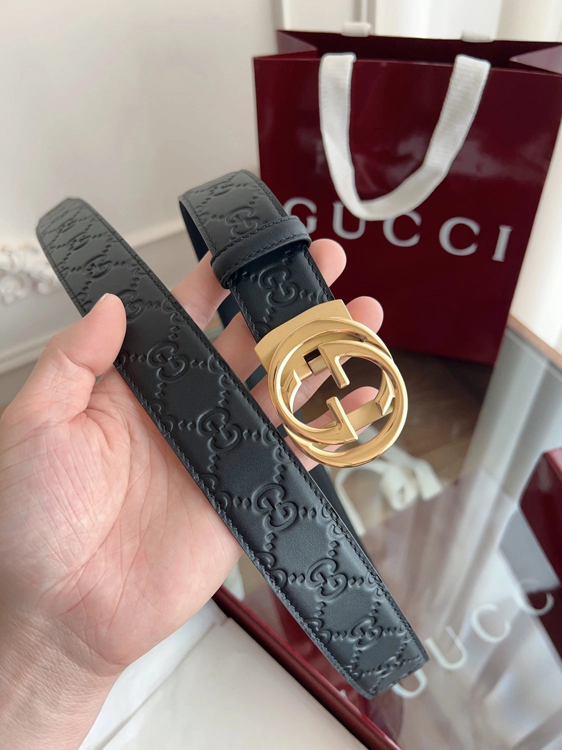 Black Premium Leather Belt with Gold Interlocking G Buckle - Hình 2