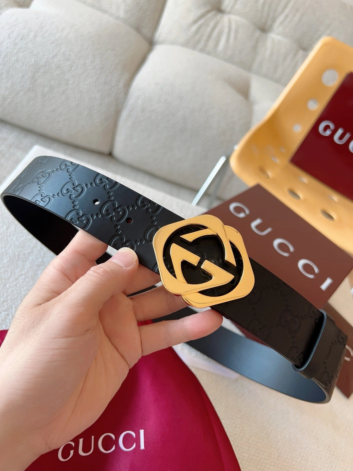 Gucci Interlocking G Leather Belt - Black with Gold Buckle - Hình 2