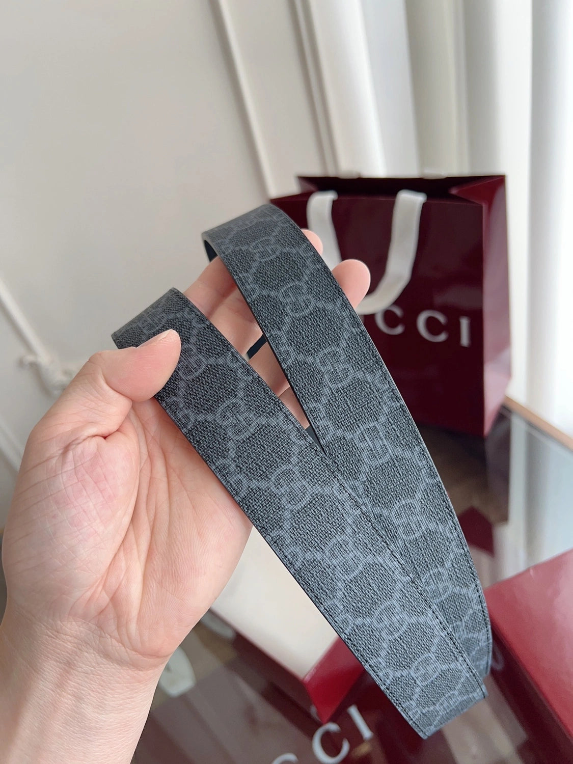 Gucci Premium Leather Belt with GG Logo