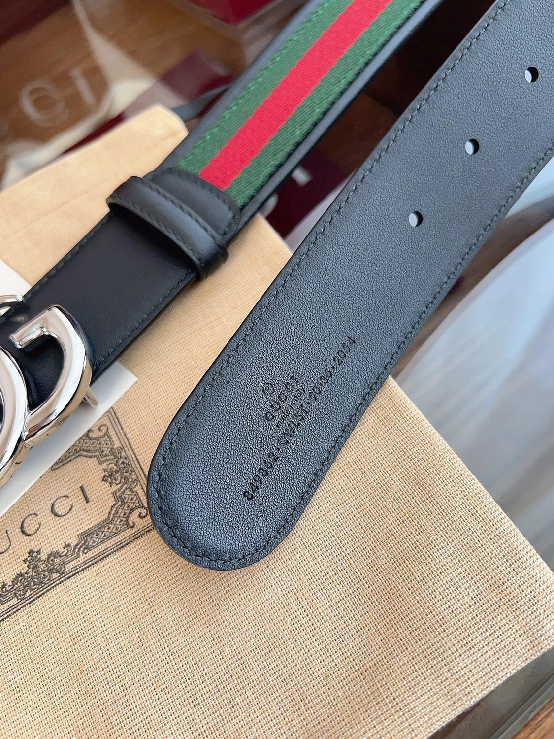 Gucci Signature Leather Belt with Interlocking G Buckle - Hình 2