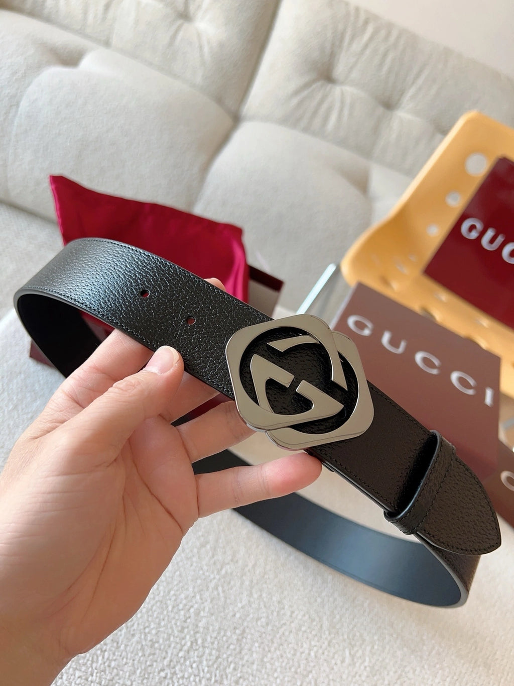 Gucci Premium Leather Belt with Iconic Logo Buckle - Hình 2