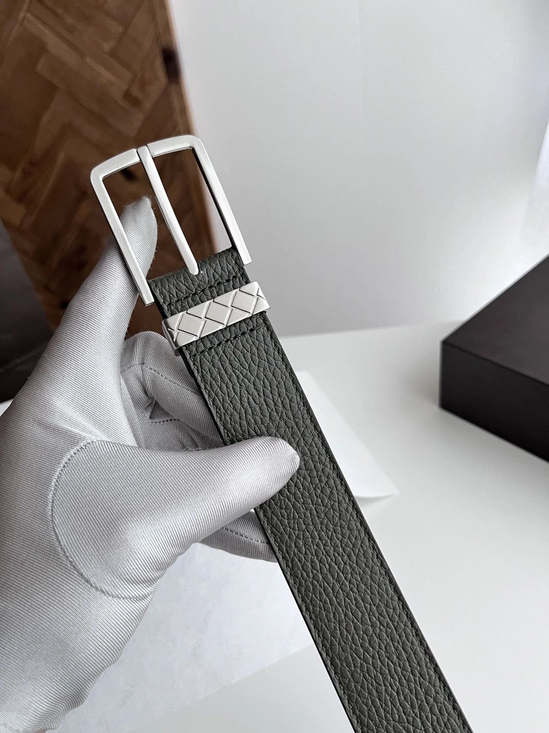 Premium Olive Green Leather Belt with Woven Buckle Detail - Hình 2