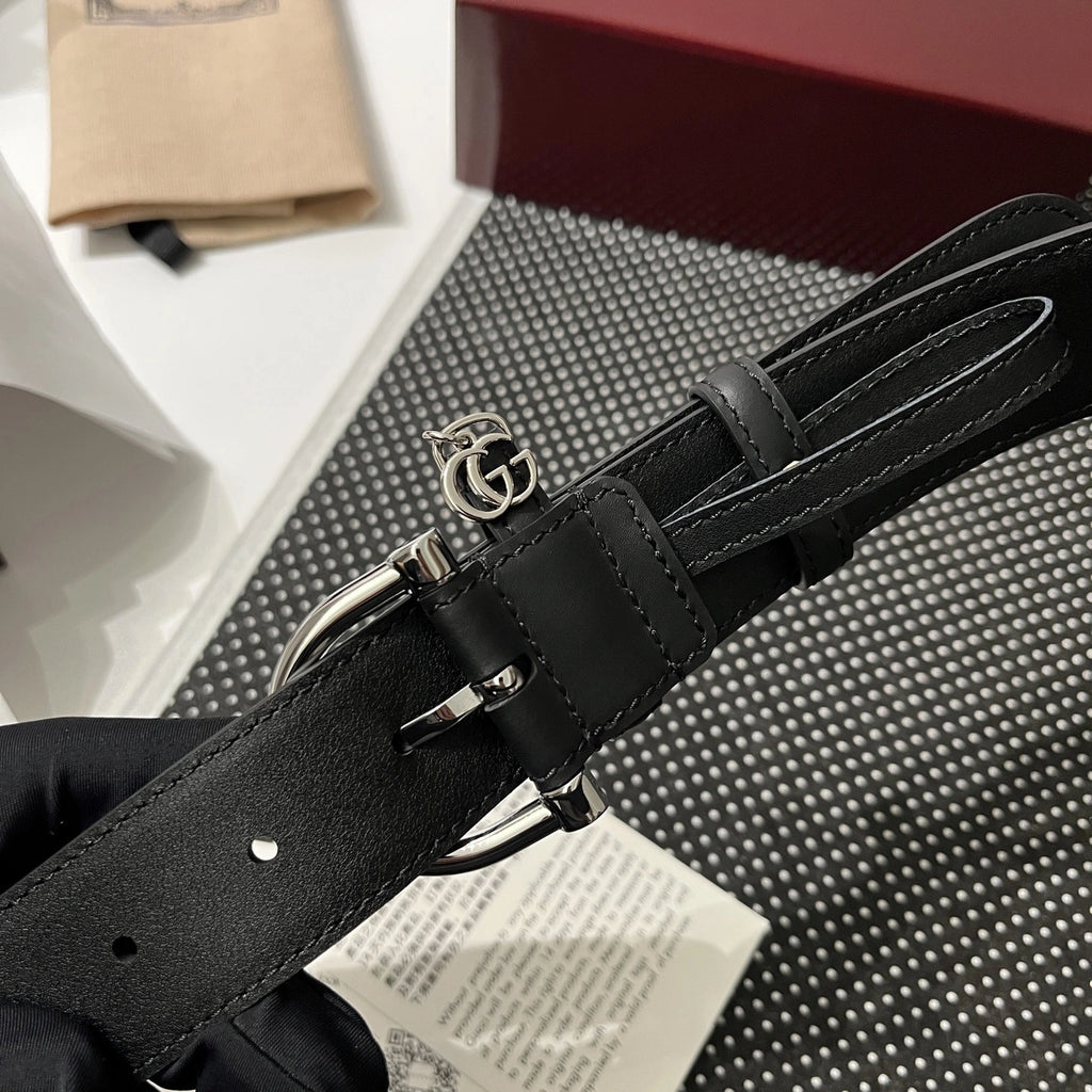 Premium black leather belt with silver buckle and GG charm - Hình 2