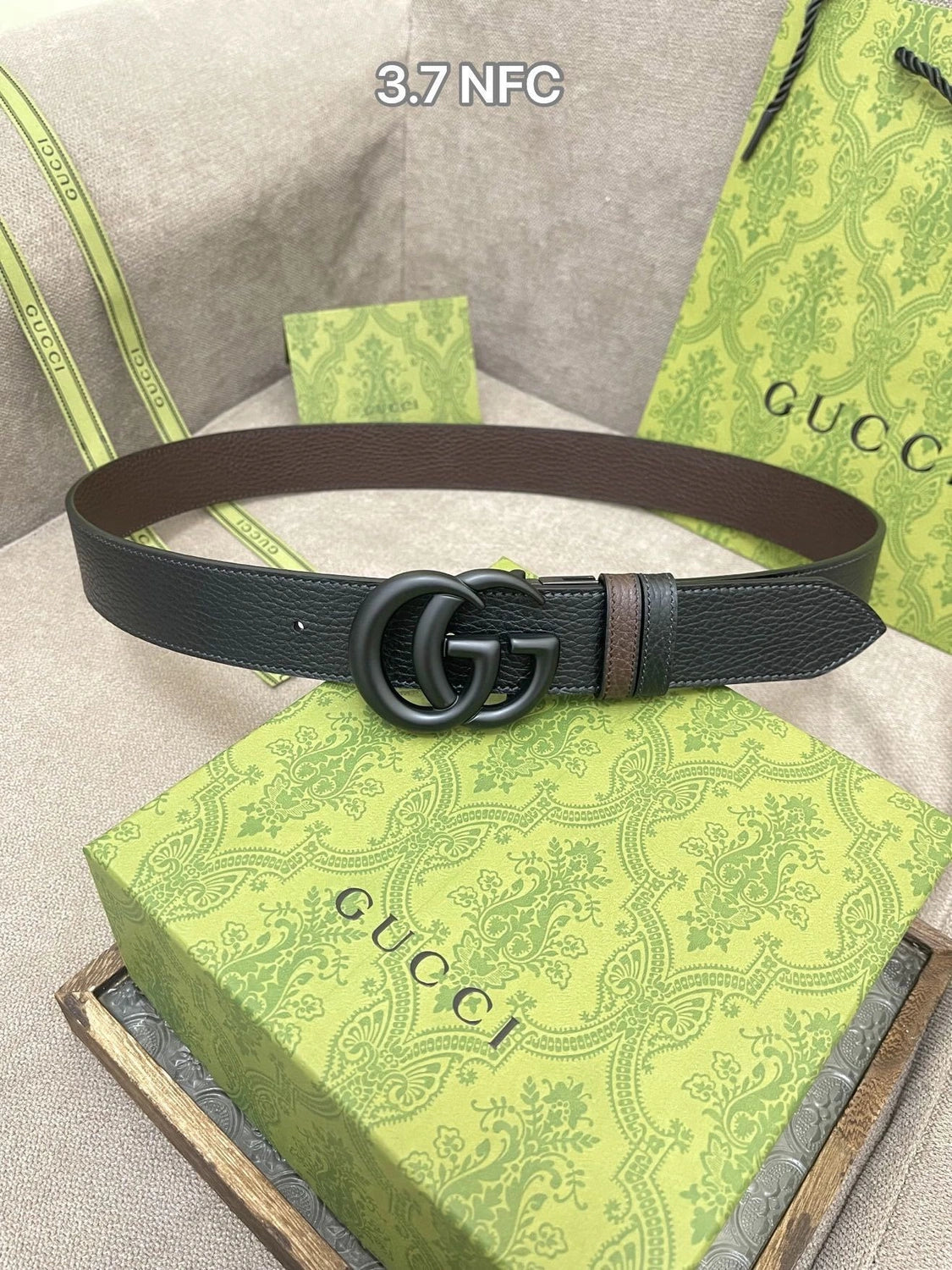 Gucci Reversible Leather Belt with Double G Buckle - Hình 2