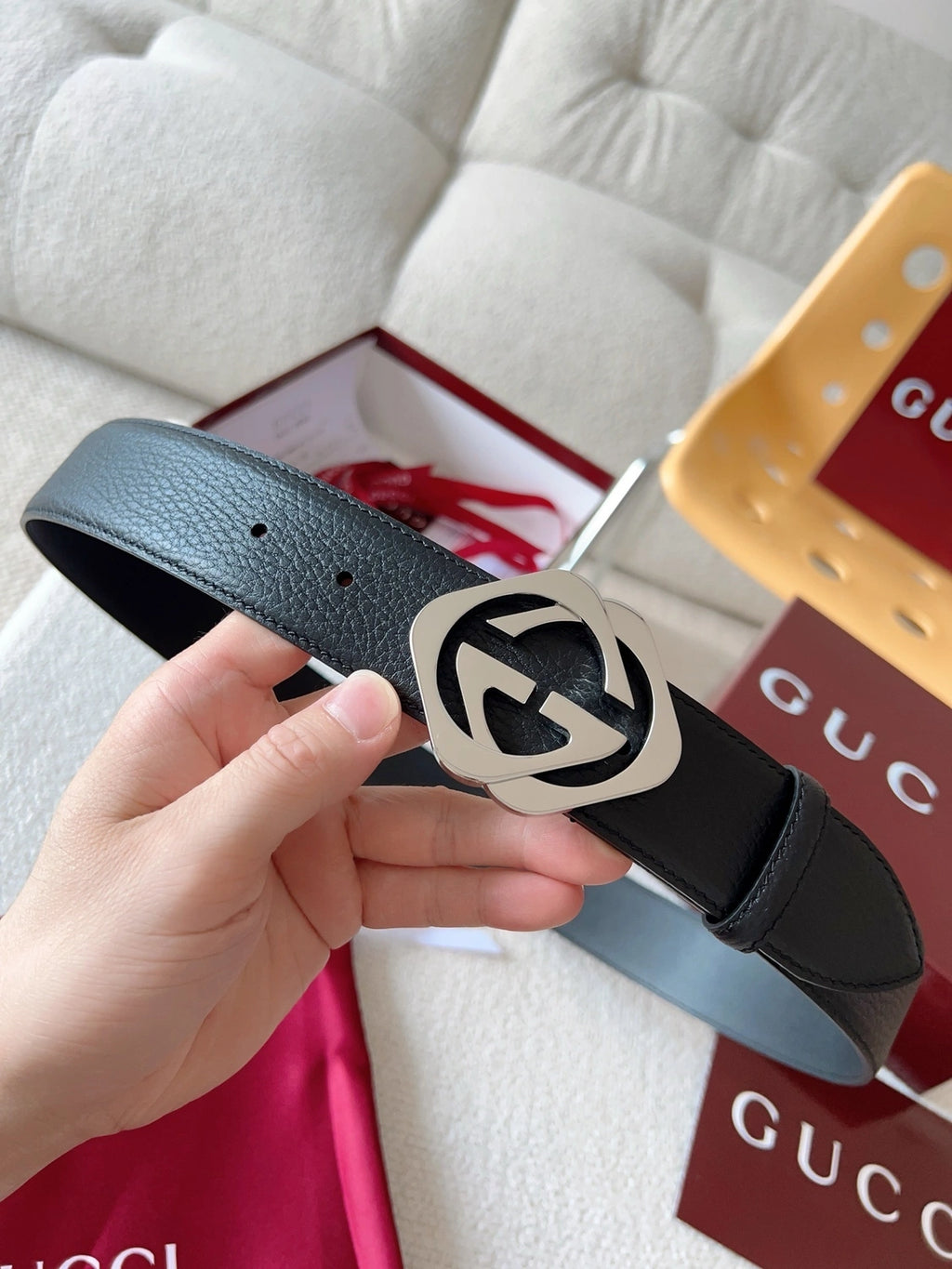 Gucci Premium Leather Belt with GG Logo Buckle - Hình 2