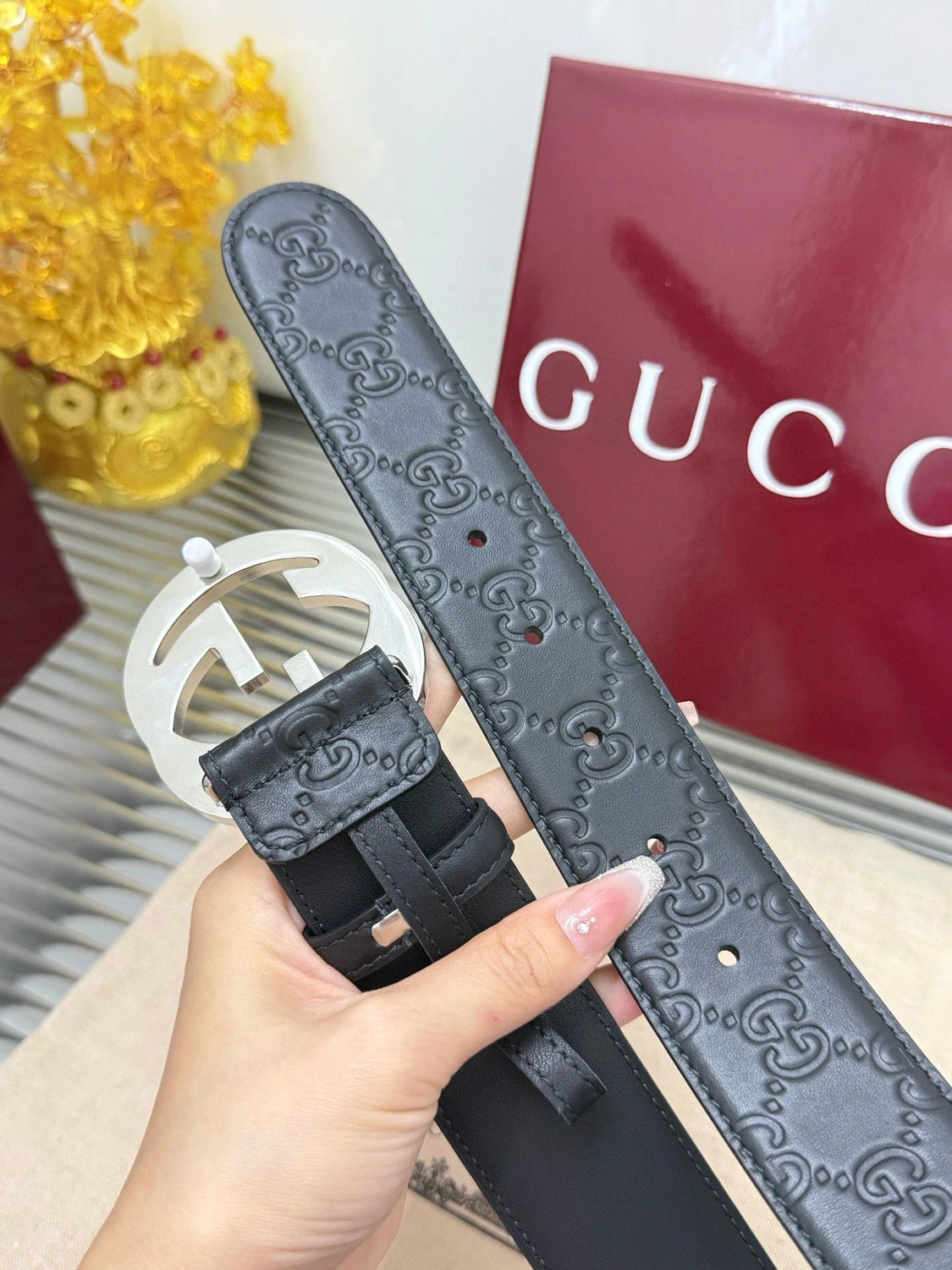 Gucci Premium Black Leather Belt with GG Logo Buckle - Hình 2
