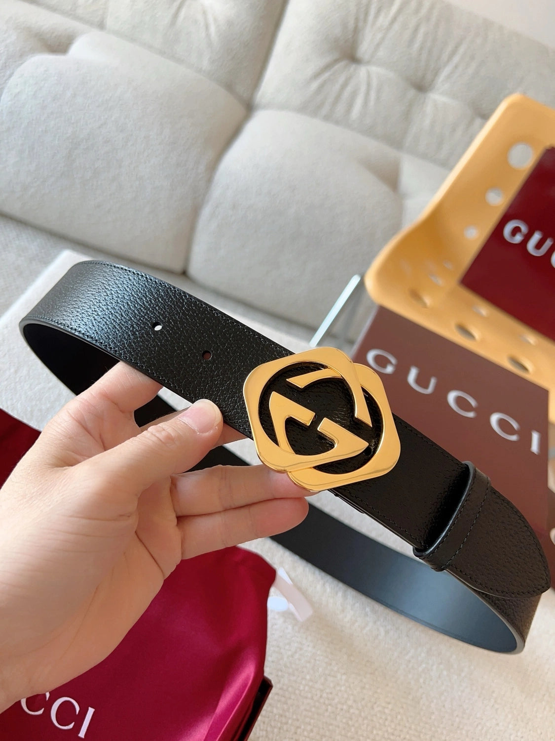 Gucci Premium Leather Belt with Iconic Logo Buckle - Hình 2