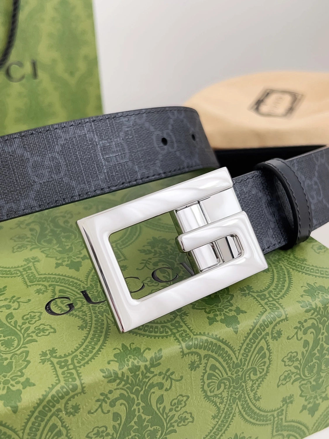 Gucci Black GG Supreme Belt with Silver Rectangular Buckle - Hình 2
