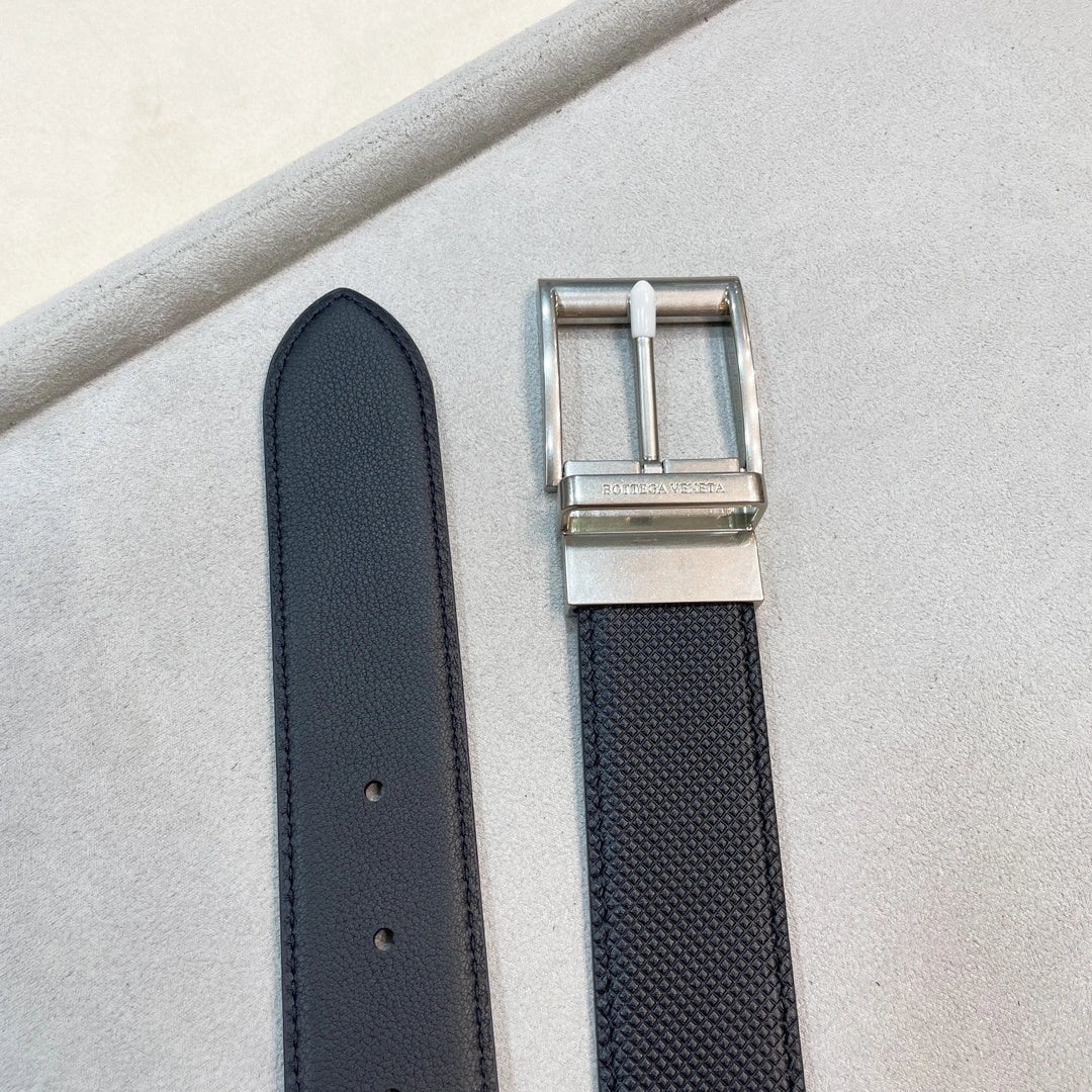 Premium Reversible Leather Belt with Textured and Smooth Sides - Hình 2