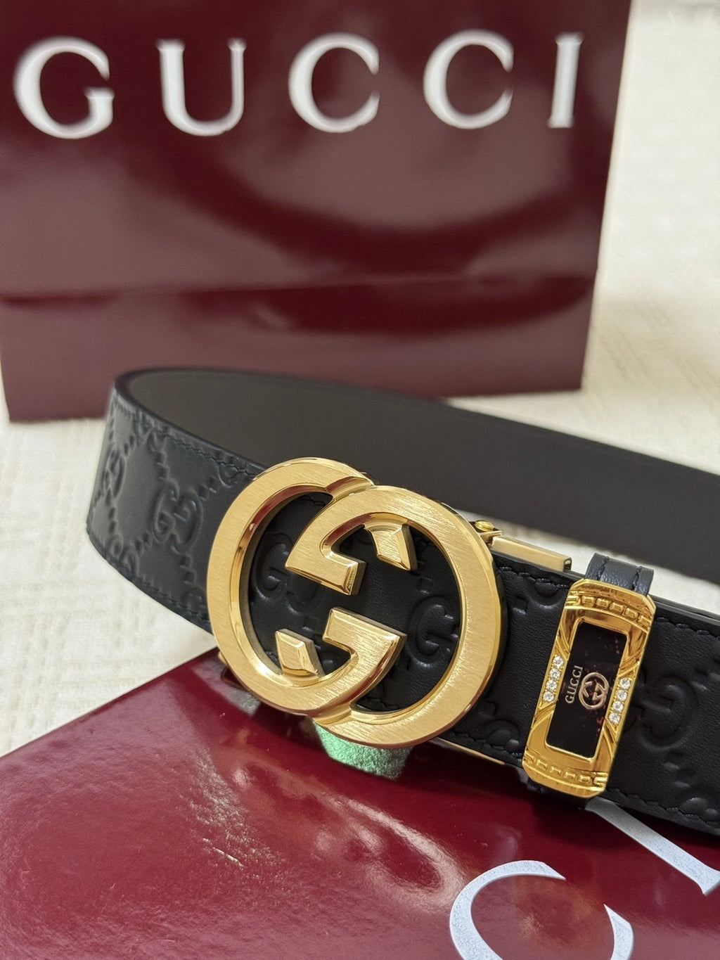 Gucci Premium Leather Belt with Gold Buckle - Hình 2