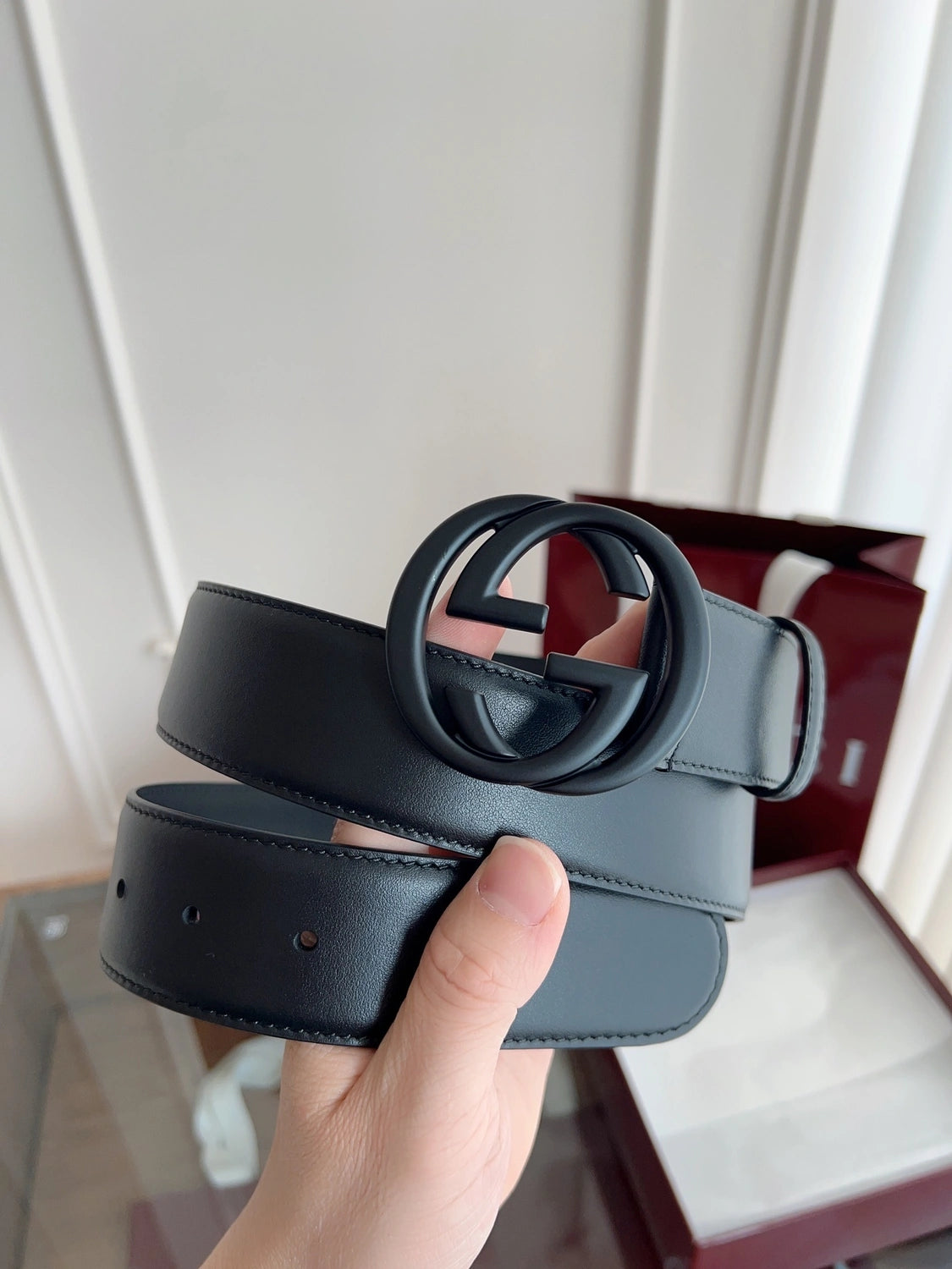 Gucci Premium Black Leather Belt with Iconic Logo Buckle - Hình 2