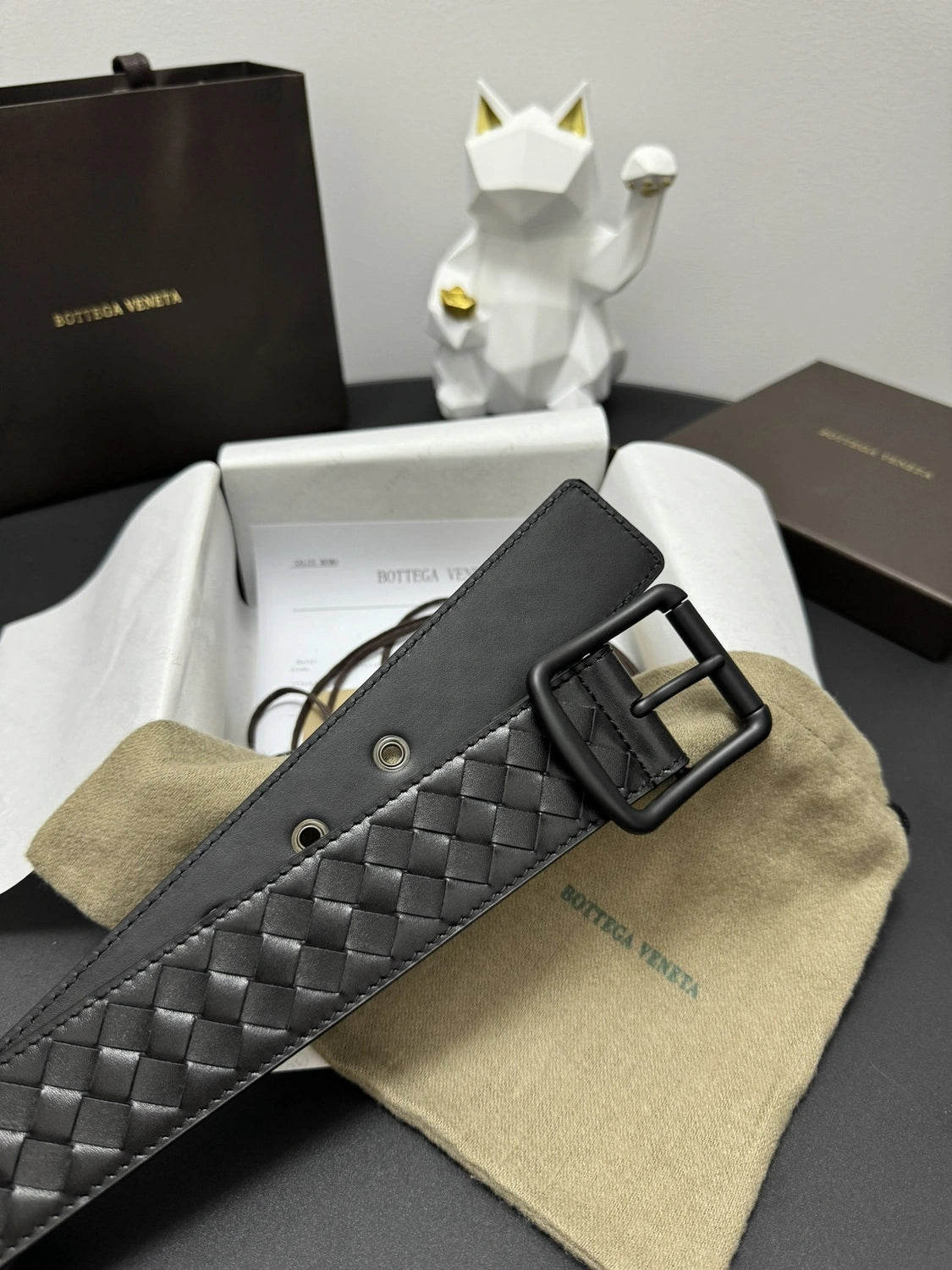Bottega Veneta Premium Woven Leather Belt in Matte Black - Hình 2