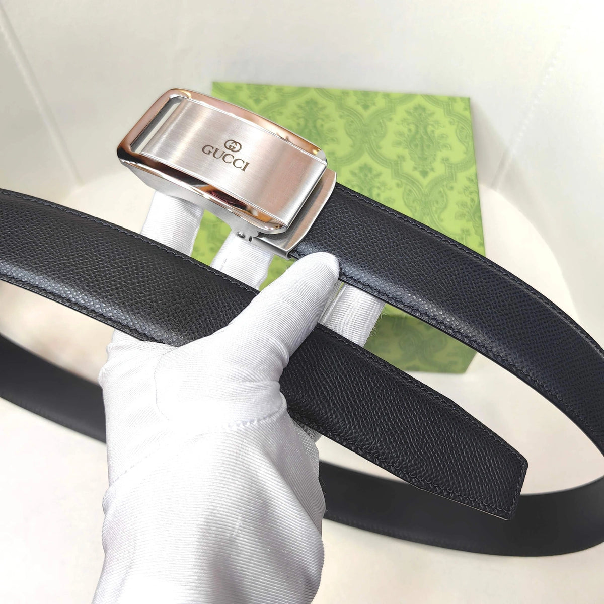 Gucci Premium Leather Belt in Black with Silver Buckle - Hình 2
