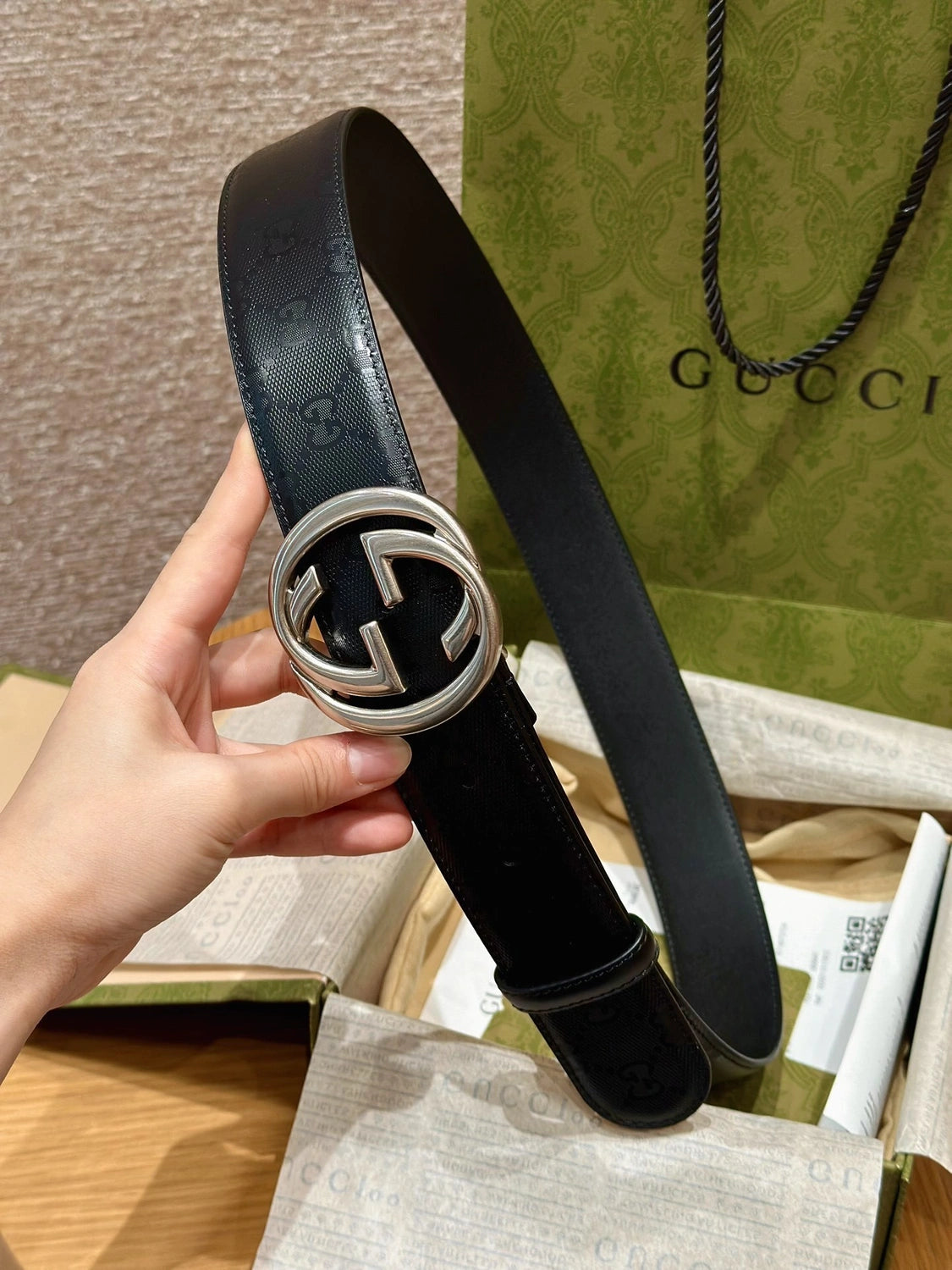 Gucci Premium Leather Belt with Interlocking G Buckle - Hình 2