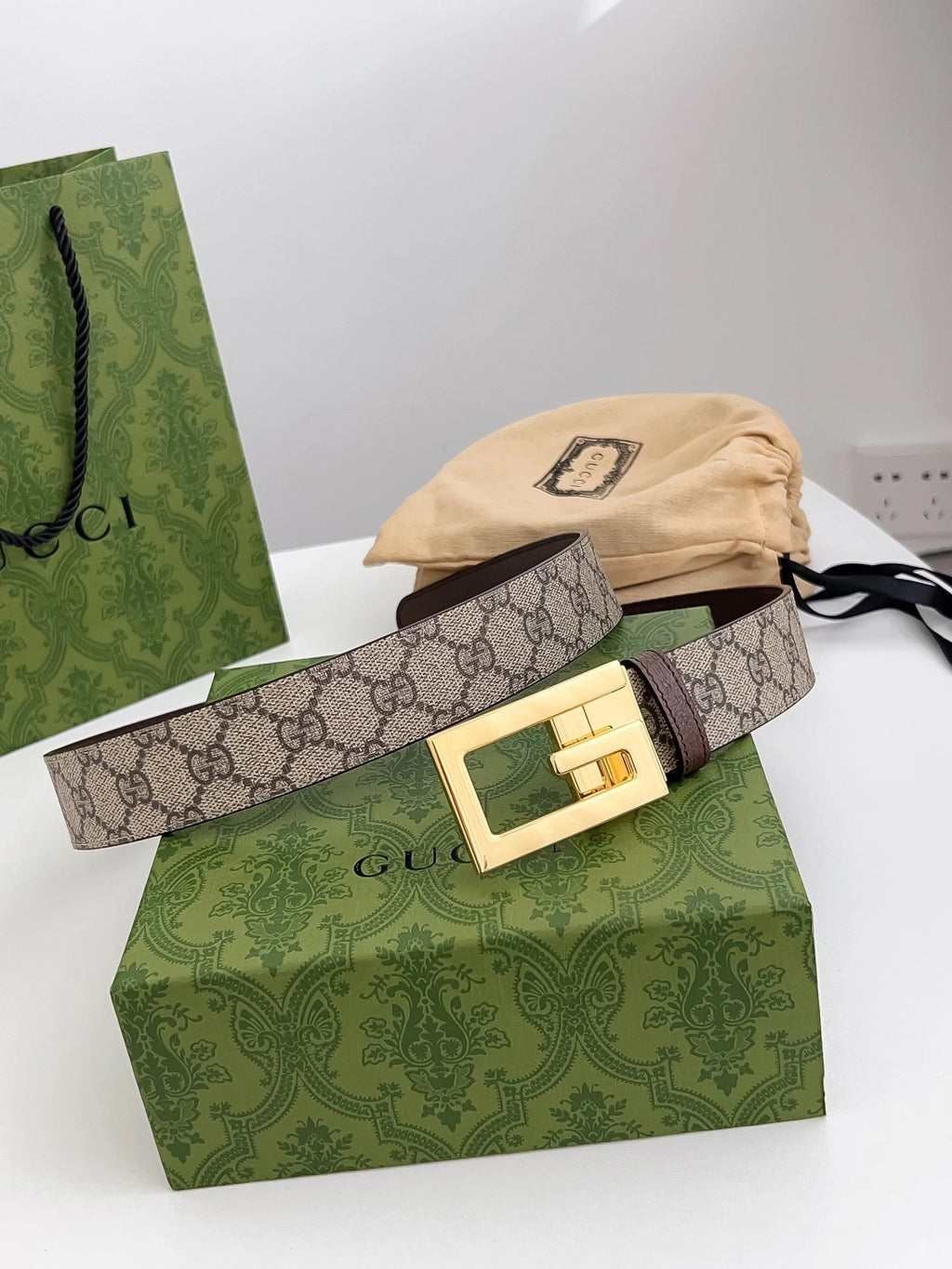 Gucci Monogram Belt with Gold Buckle - Hình 2