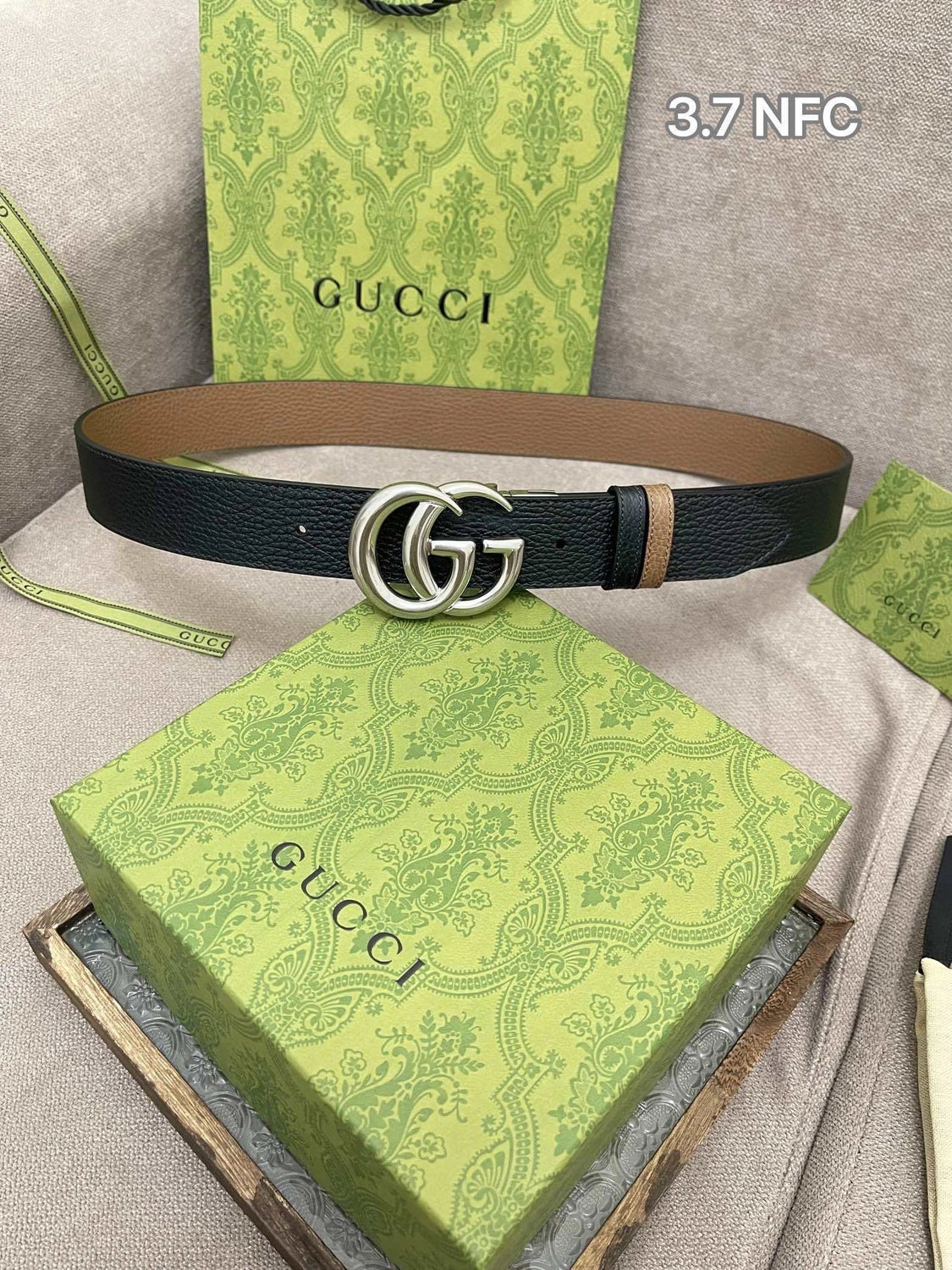 Gucci Reversible Leather Belt with Double G Buckle - Hình 2