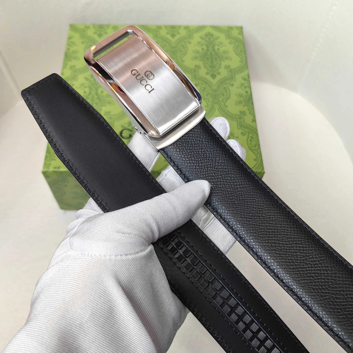 Gucci Premium Leather Belt in Black with Silver Buckle - Hình 3