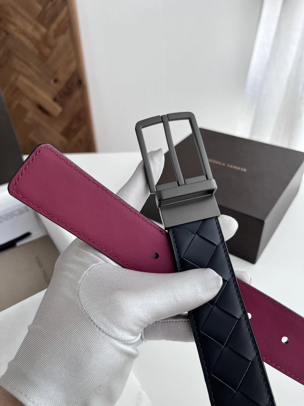 Bottega Veneta Premium Reversible Leather Belt Black and Pink - Hình 3