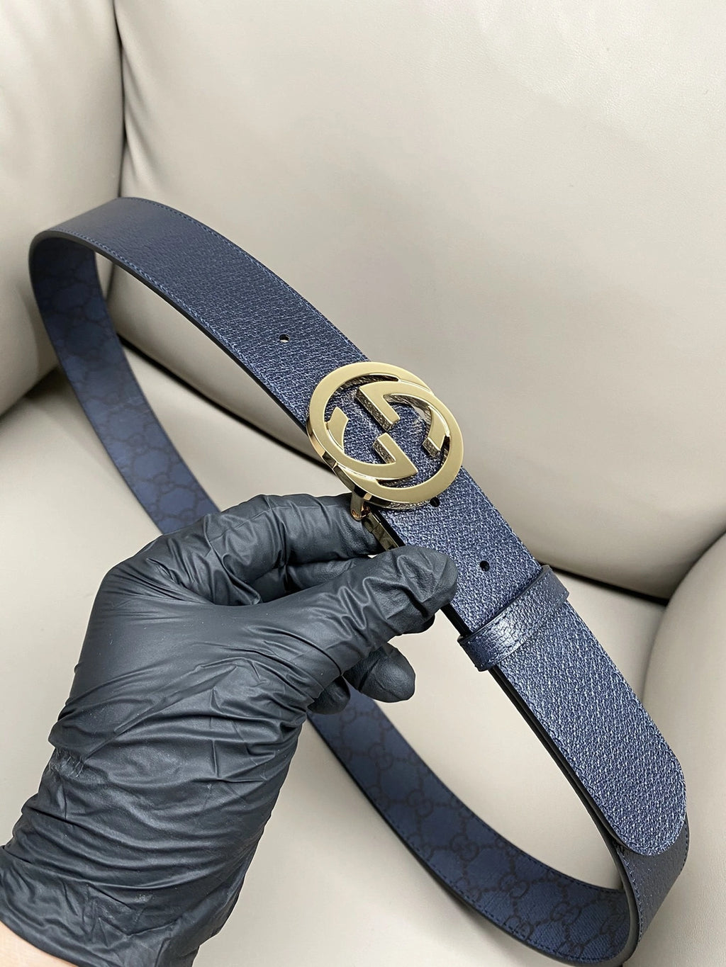 Gucci Premium Leather Belt with Gold GG Buckle - Hình 8