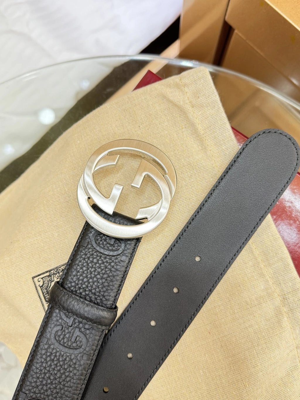 Gucci Premium Leather Belt with Interlocking G Buckle - Hình 3
