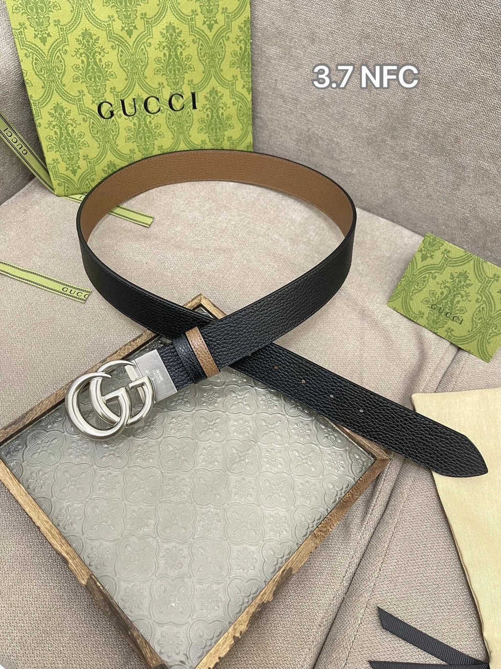 Gucci Reversible Leather Belt with Double G Buckle - Hình 3