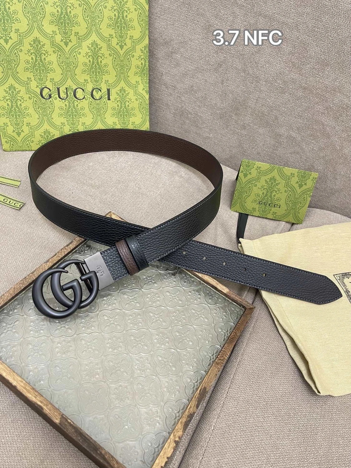 Gucci Reversible Leather Belt with Double G Buckle - Hình 3