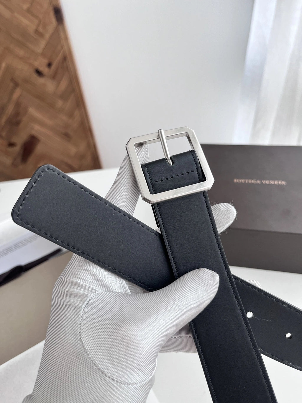Bottega Veneta Premium Leather Belt in Brown with Gold Buckle - Hình 4