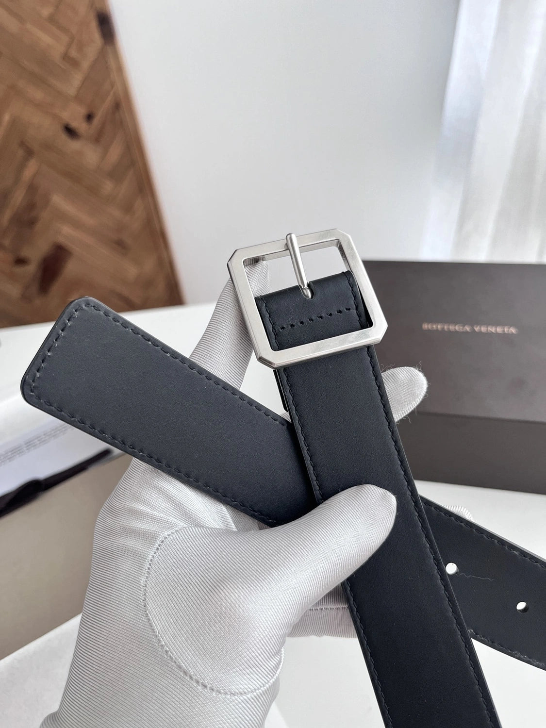 Bottega Veneta Premium Leather Belt in Brown with Gold Buckle - Hình 4