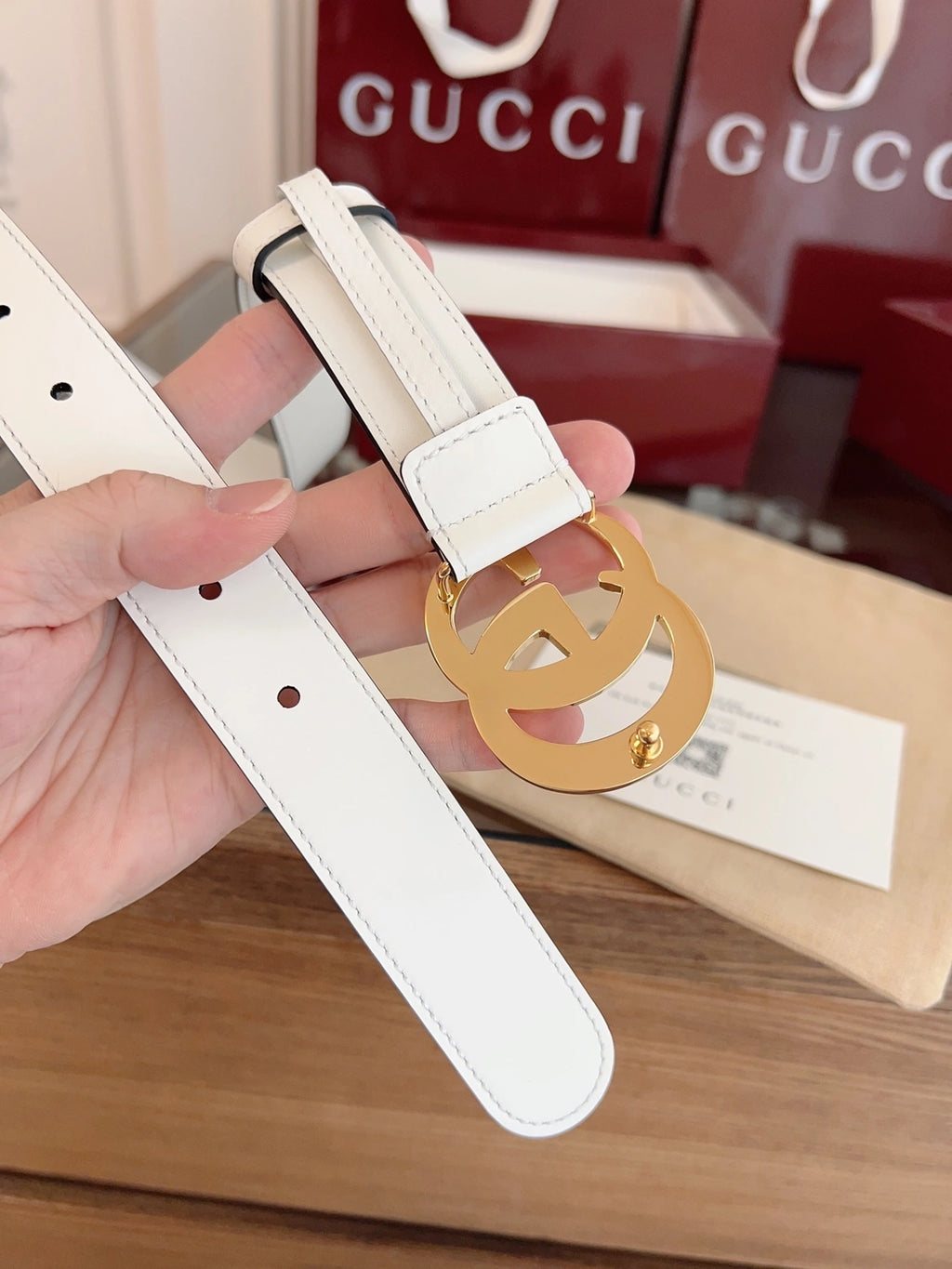 Gucci White Leather Belt with Gold GG Buckle - Hình 3