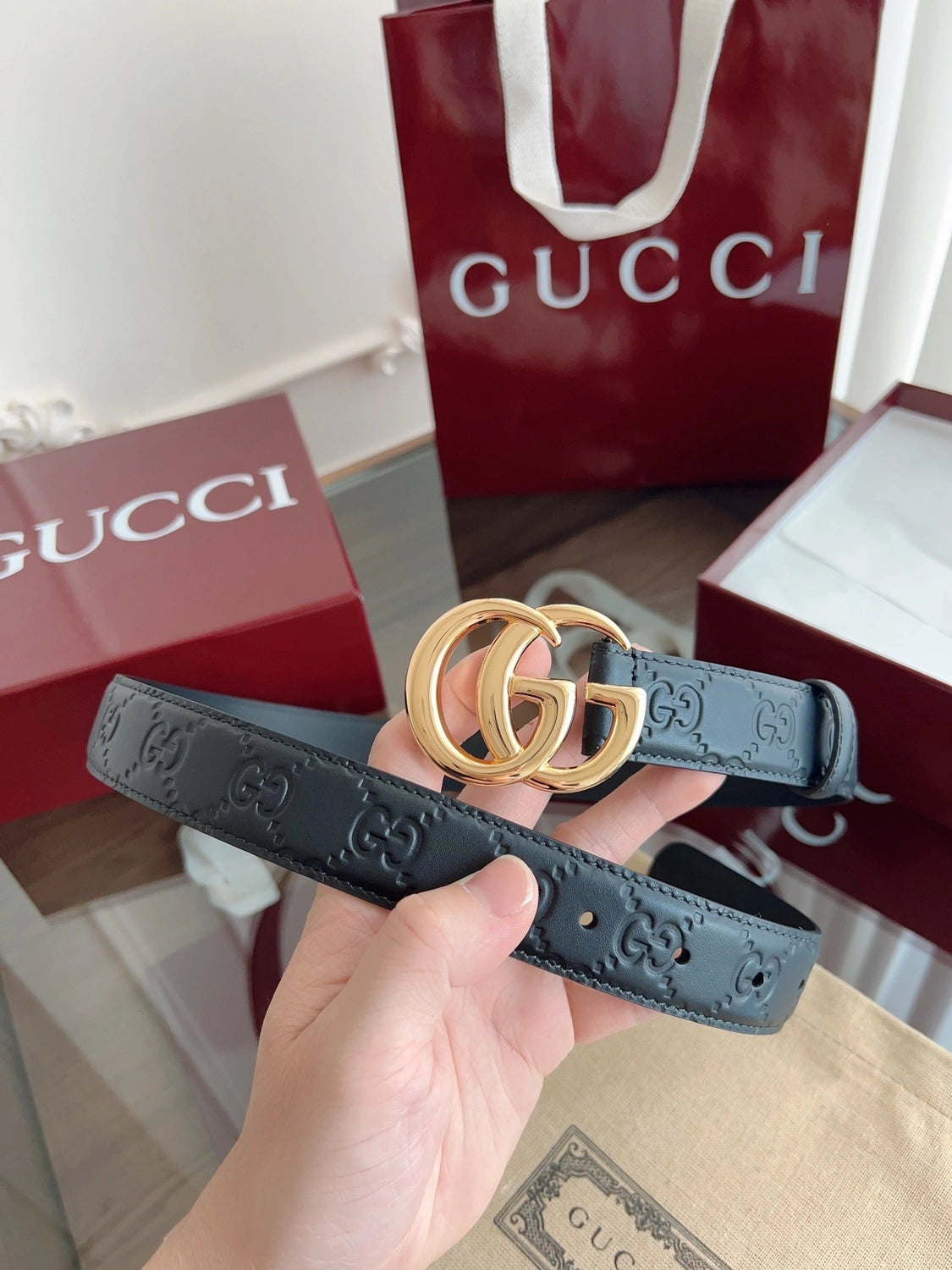 Black leather belt with gold GG buckle - Hình 2