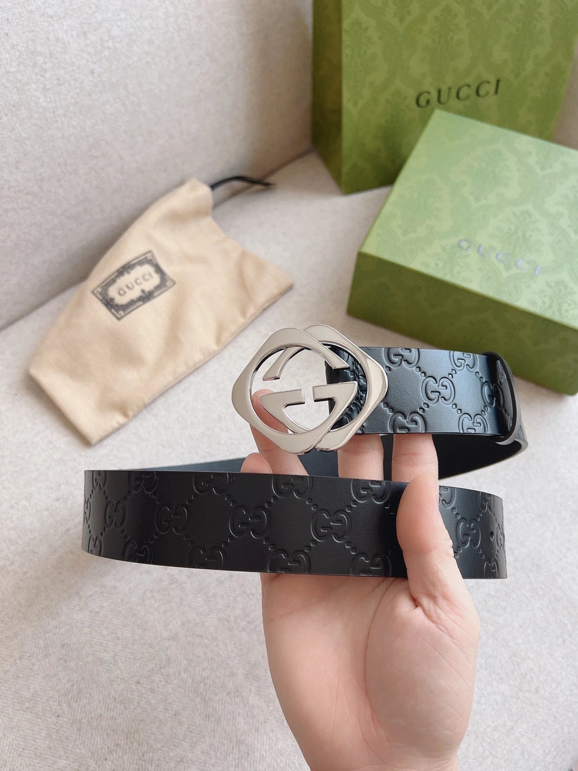 Gucci Premium Black Leather Belt with Interlocking G Buckle - Hình 3