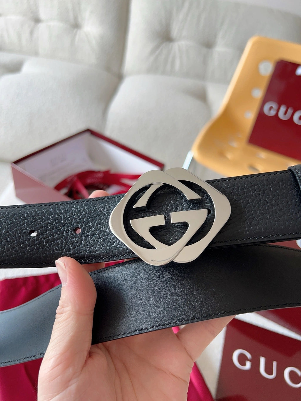 Gucci Premium Leather Belt with GG Logo Buckle - Hình 3