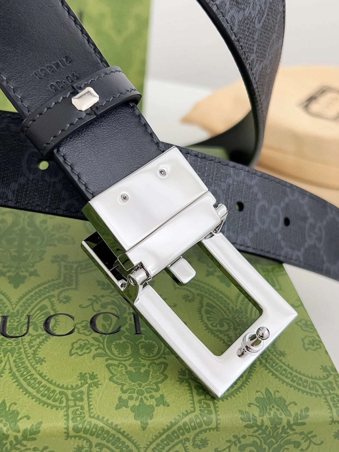 Gucci Black GG Supreme Belt with Silver Rectangular Buckle - Hình 3