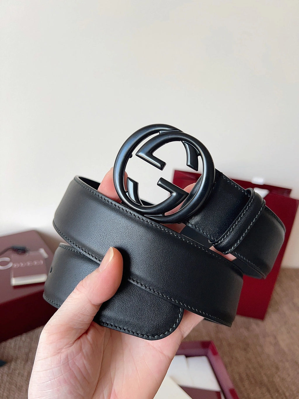 Gucci Black Leather Belt with Iconic GG Buckle - Hình 3