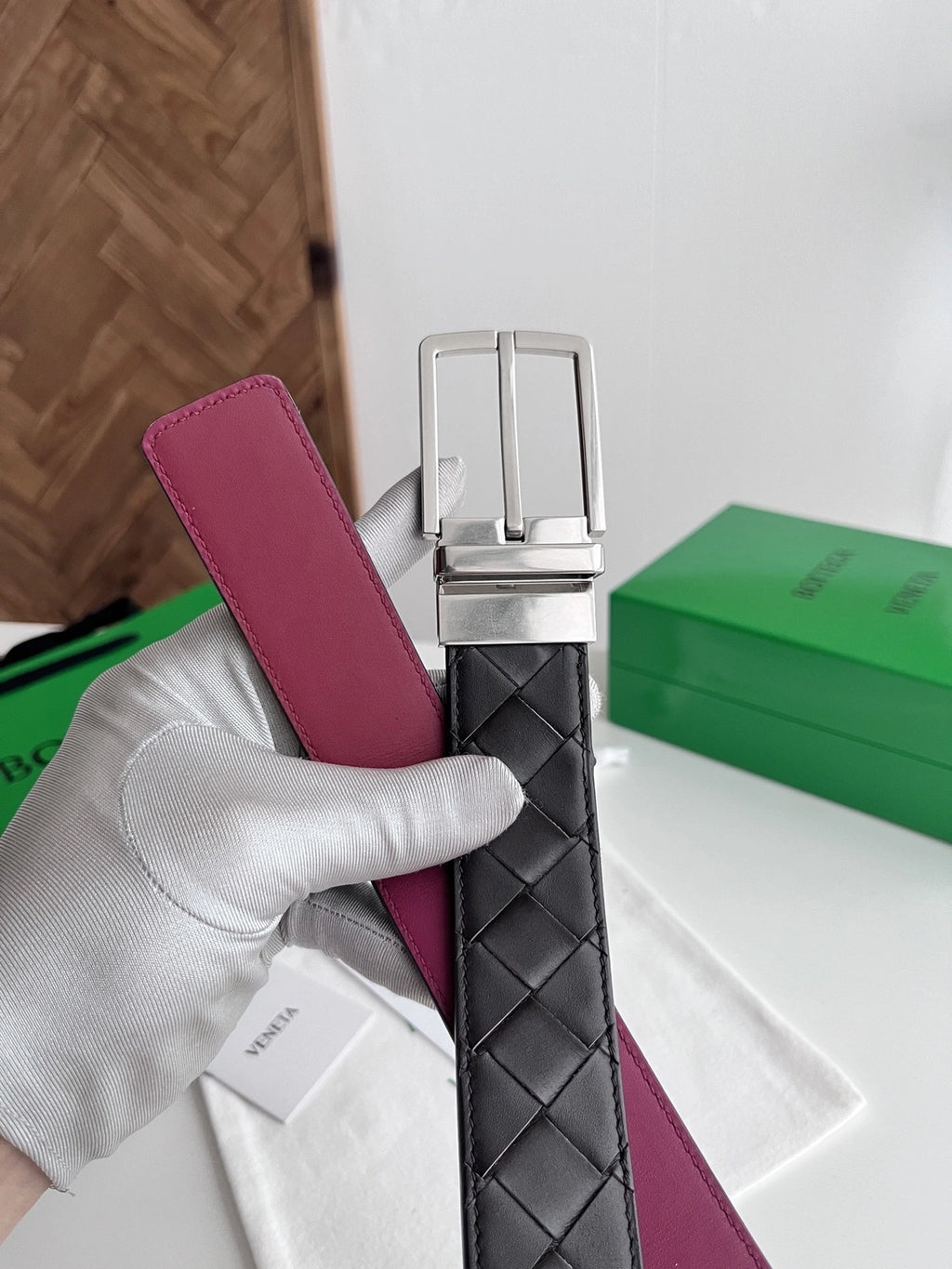 Bottega Veneta Reversible Woven Leather Belt - Black and Pink - Hình 3