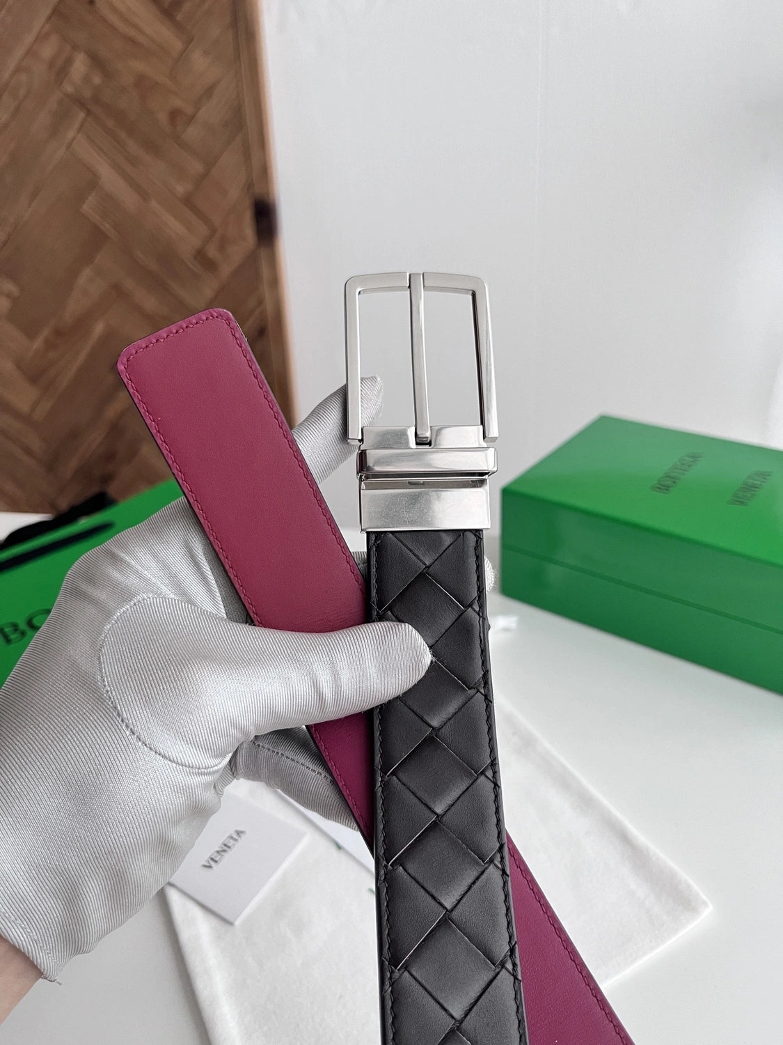 Bottega Veneta Reversible Woven Leather Belt - Black and Pink - Hình 3