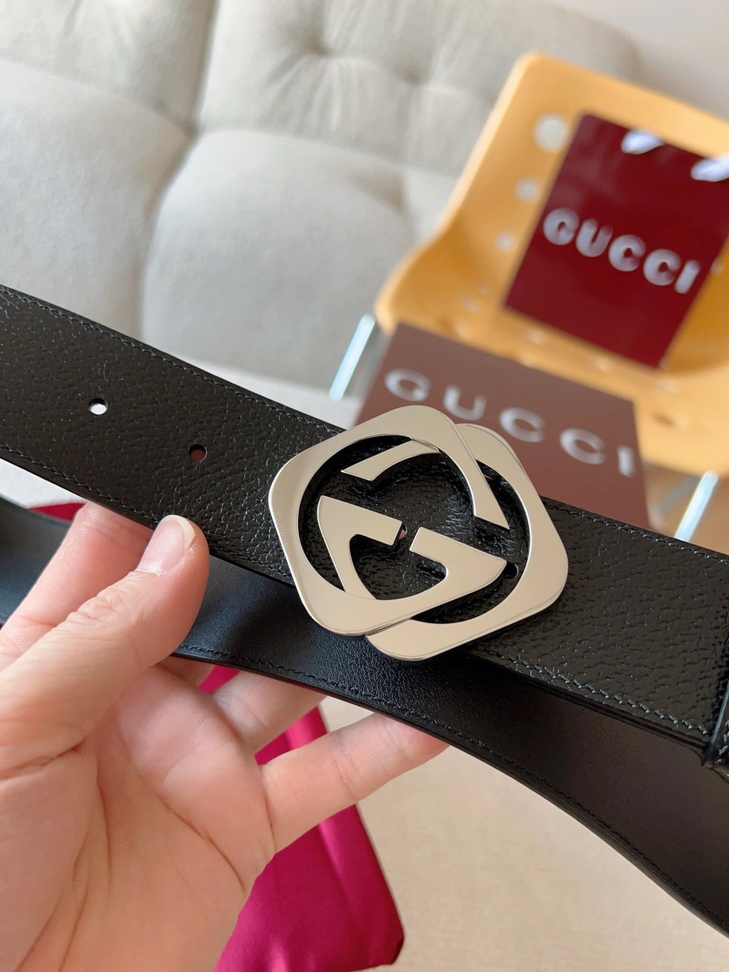 Gucci Premium Leather Belt with Iconic Logo Buckle - Hình 3