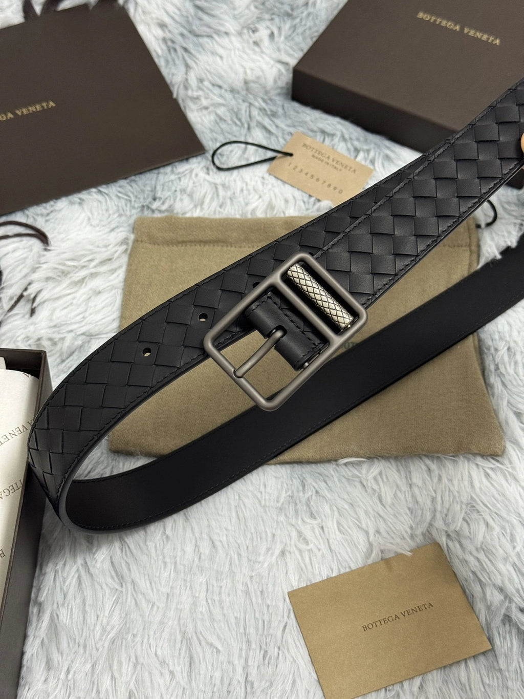 Bottega Veneta Premium Woven Leather Belt in Black - Hình 3