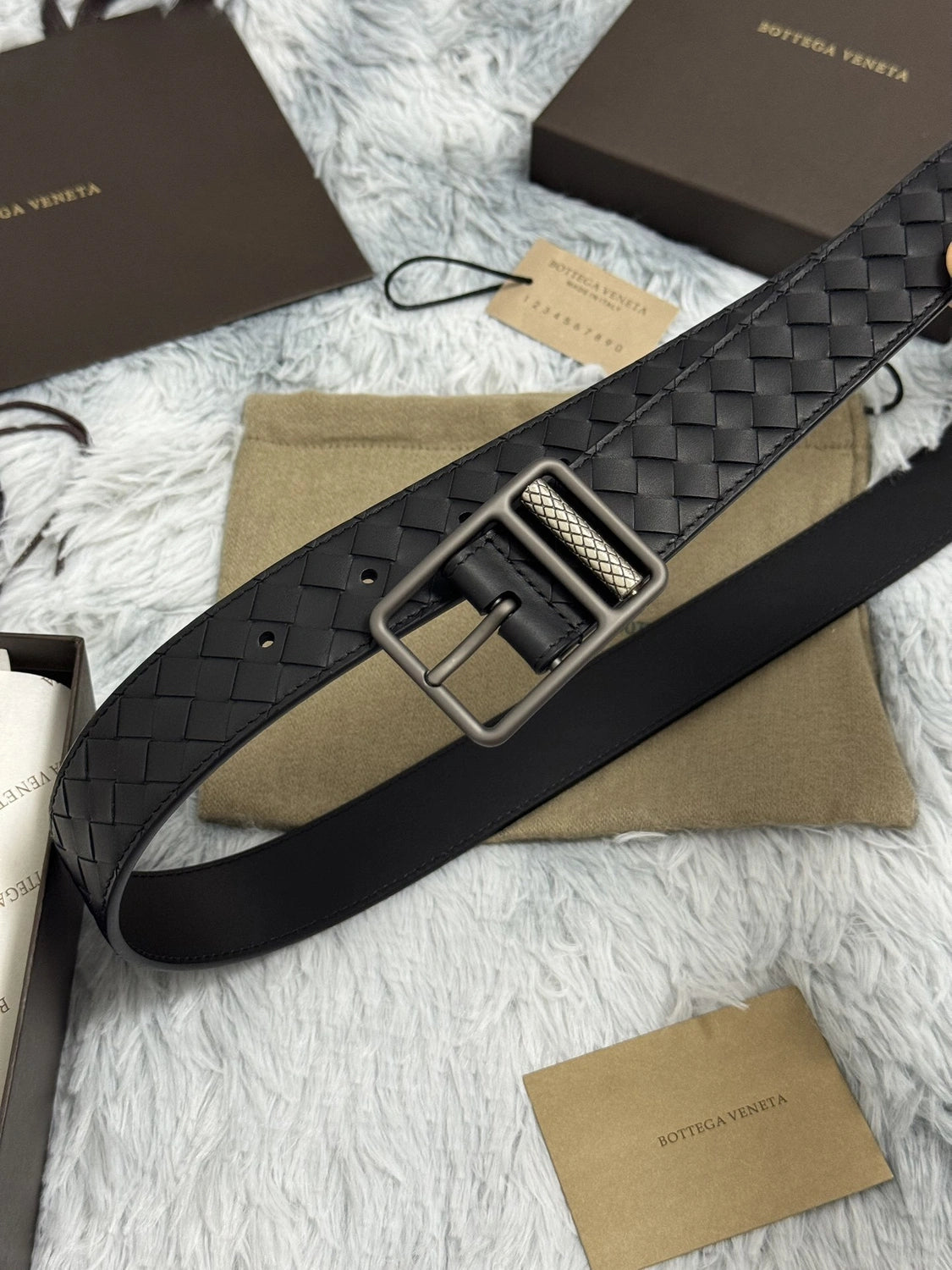Bottega Veneta Premium Woven Leather Belt in Black - Hình 3