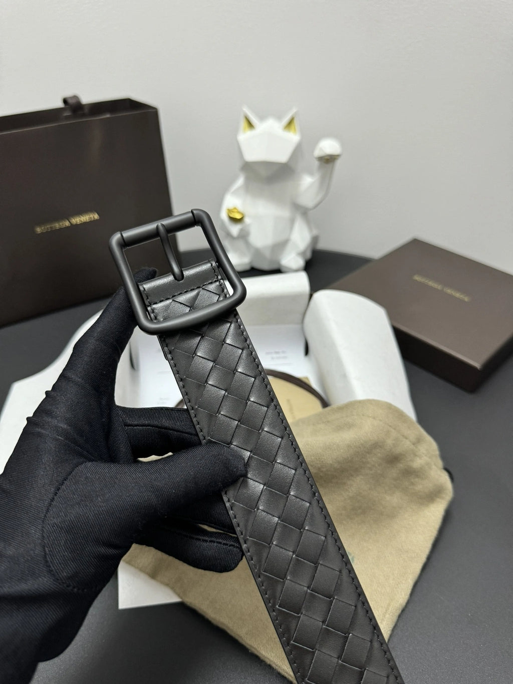Bottega Veneta Premium Woven Leather Belt in Matte Black - Hình 3